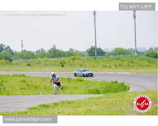 城市马拉松特别报道：成都滑板队勇闯赛道的拼搏故事与成长历程